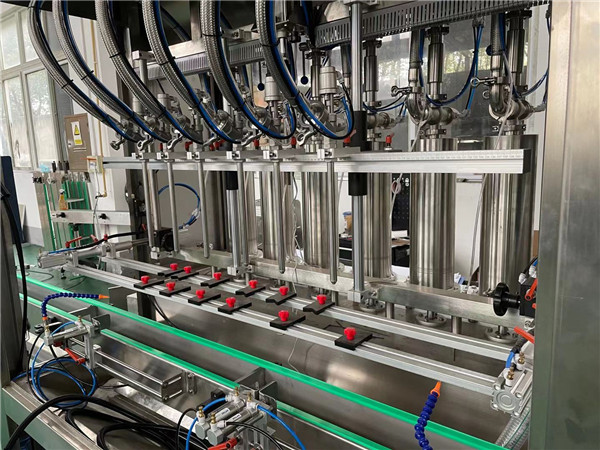 Detalii automate de umplere cu piston