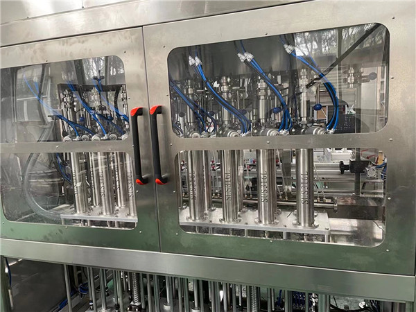 Detalii automate de umplere cu piston