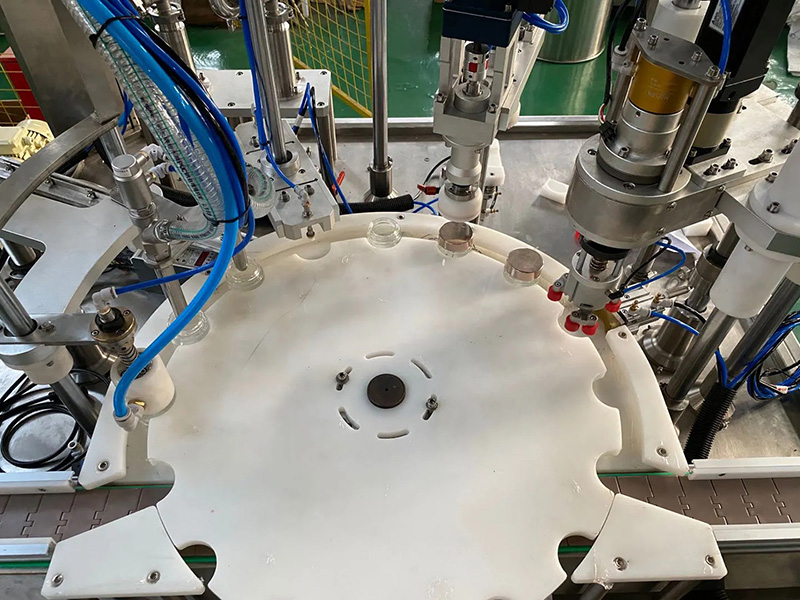 Masina de umplere monobloc